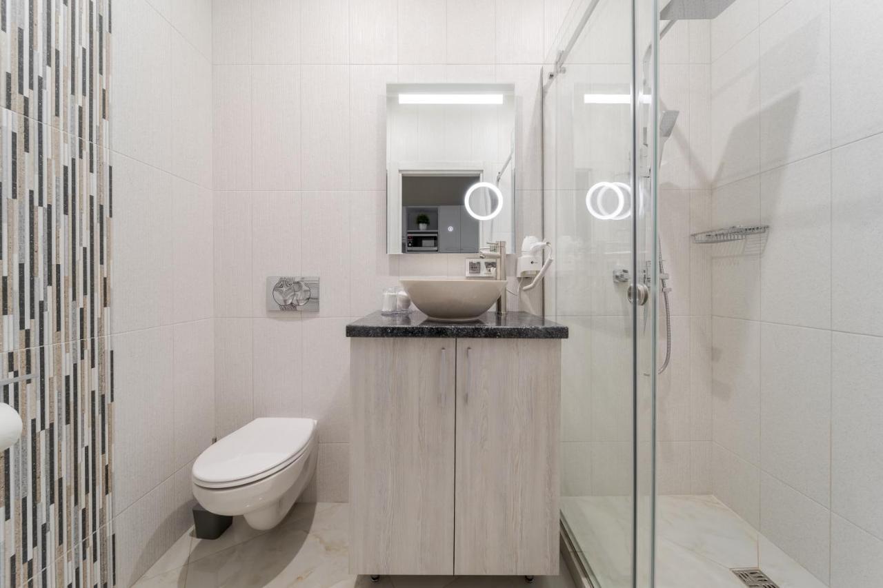 Luxury Flat In Downtown 2 Apartment Lviv Exterior photo